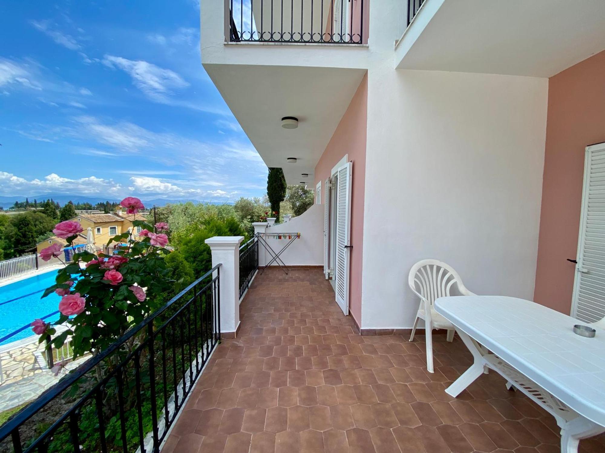 Thomas Apartments Dassia  Dış mekan fotoğraf